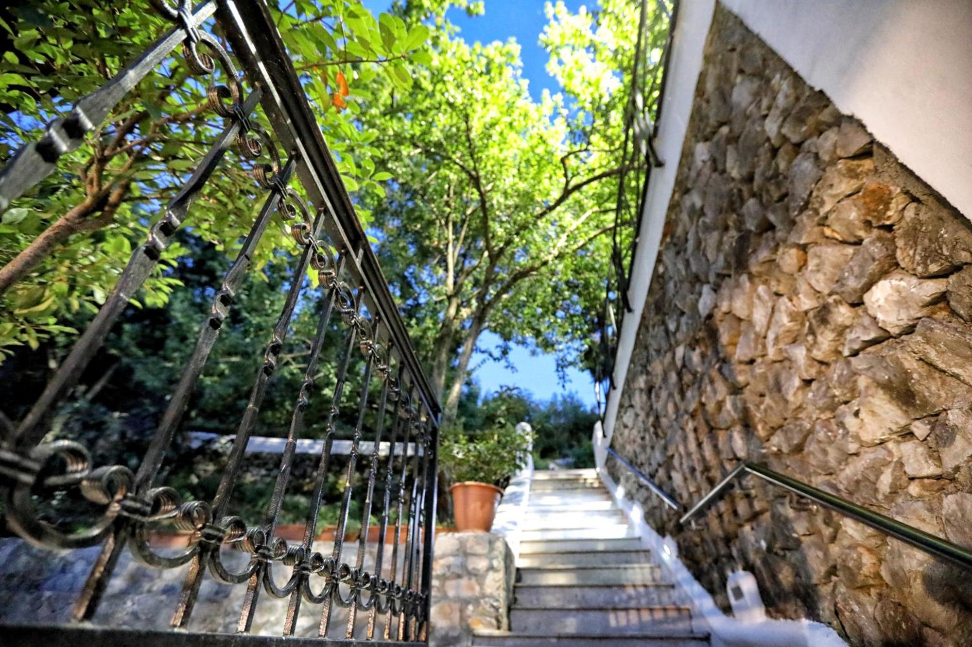 Hotel Labiatan